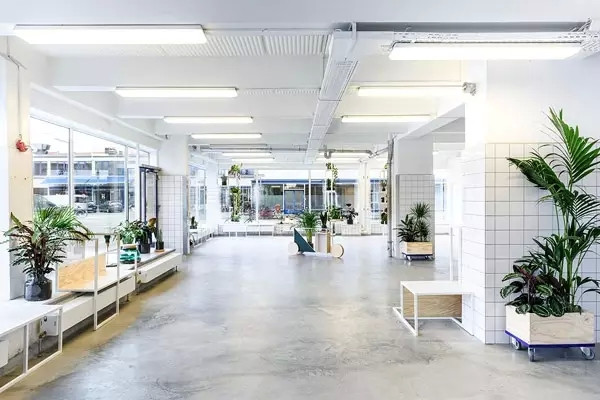 宜家與創(chuàng)意機(jī)構(gòu)合作 展覽結(jié)合智能設(shè)備的極簡(jiǎn)家具(圖4)