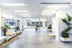 宜家與創(chuàng)意機(jī)構(gòu)合作 展覽結(jié)合智能設(shè)備的極簡(jiǎn)家具